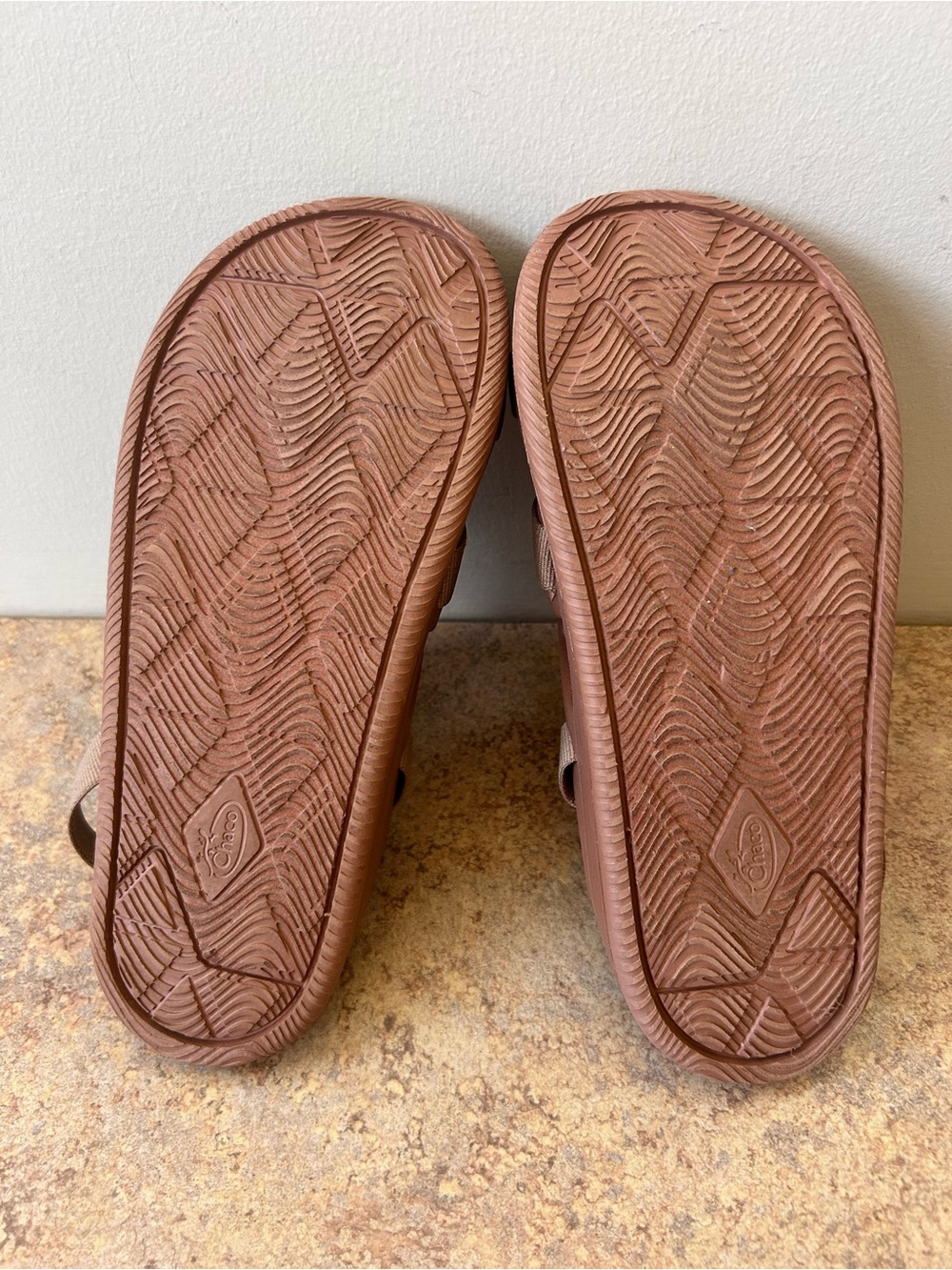 Chaco Chillos Mauve/Clay Sport Sandals like new condition size 8 - Picture 7 of 7